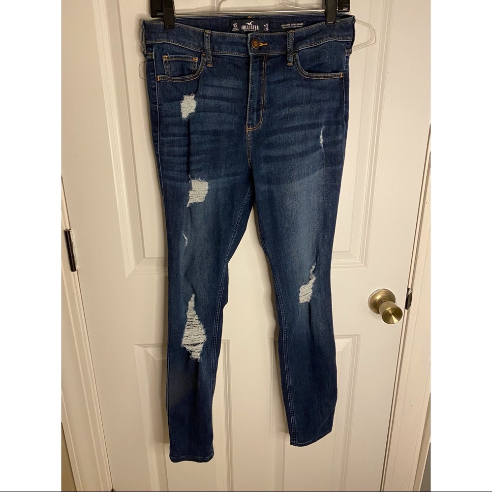 hollister distressed jeans 9 short